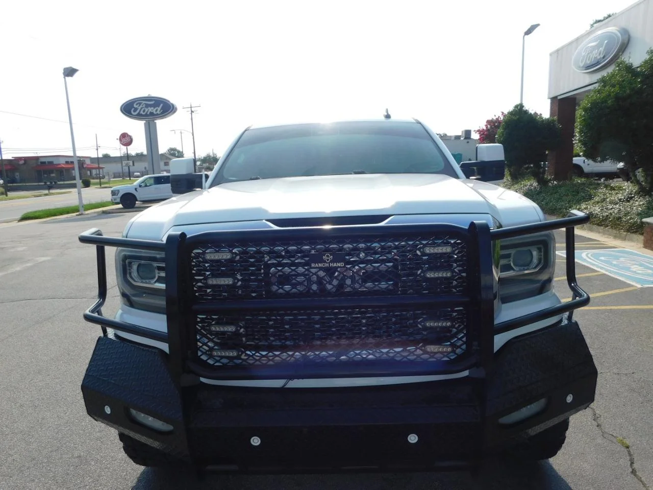Used 2016 White GMC 4WD Crew Cab 143.5 in SLT image 3