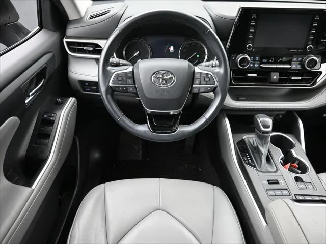 2021 Toyota Highlander XLE - Photo 17