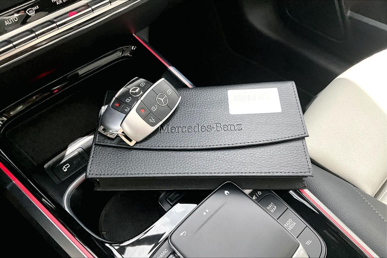 New 2023 Mountain Grey Metallic Mercedes-Benz GLB 250 image 15