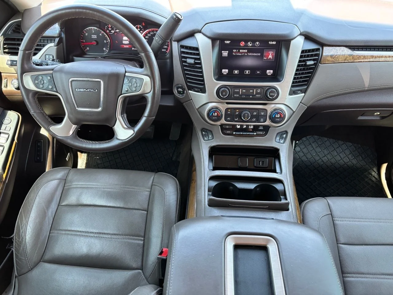 Used 2015 White Diamond Clearcoat GMC Denali image 12