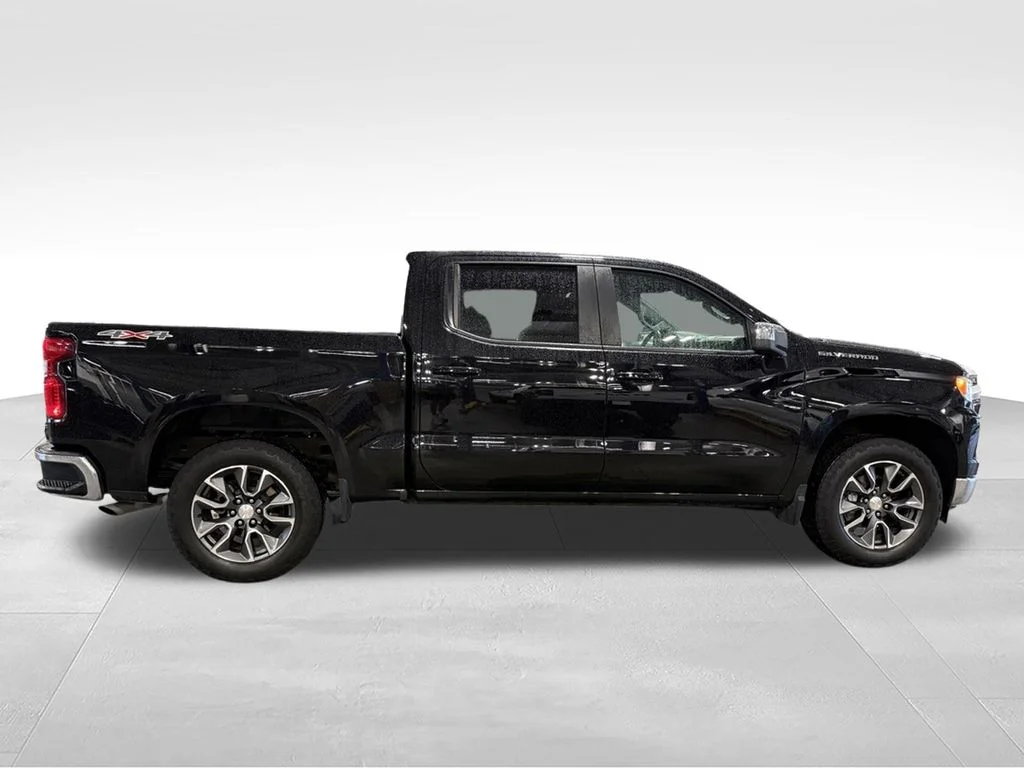 Used 2024 Black Chevrolet LT image 27