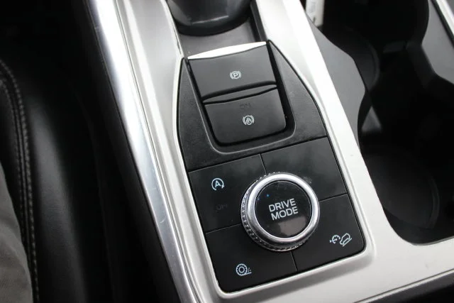 Used 2021 Silver Ford XLT image 11