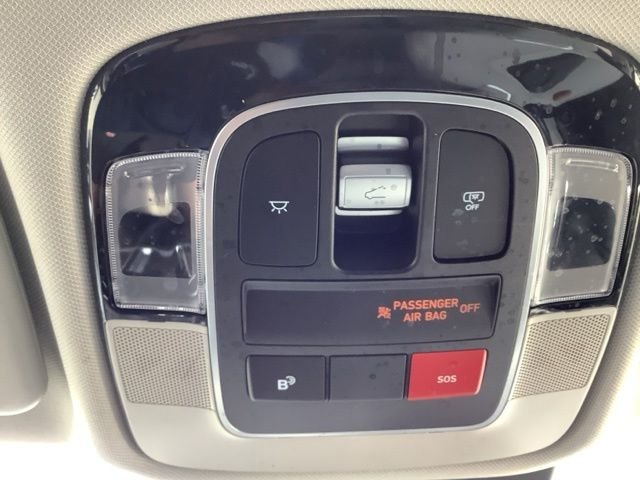 Certified Used 2025 Red Hyundai Limited image 28