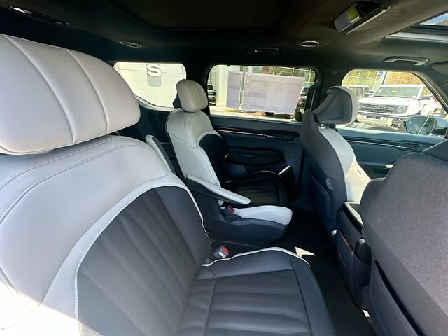New 2026 Glacial White Pearl / Black Ro Kia GT-Line AWD image 30