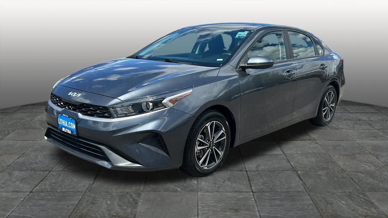2024 Kia Forte LXS AT's photo