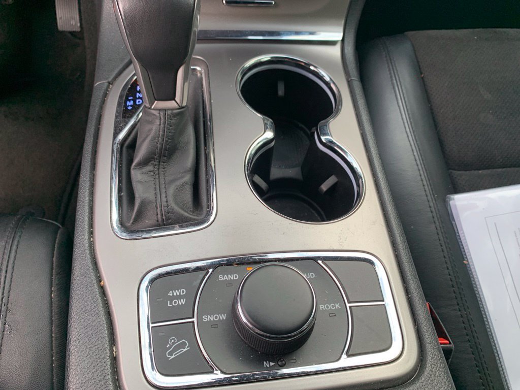 Used 2022 Red Jeep Laredo X image 24