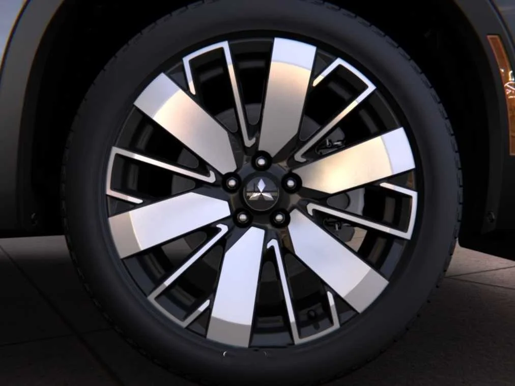 New 2026 Graphite Gray Mitsubishi SEL image 9
