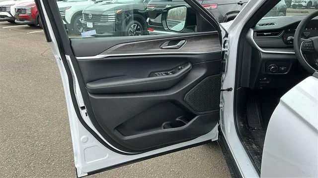 New 2026 White Jeep Altitude image 8