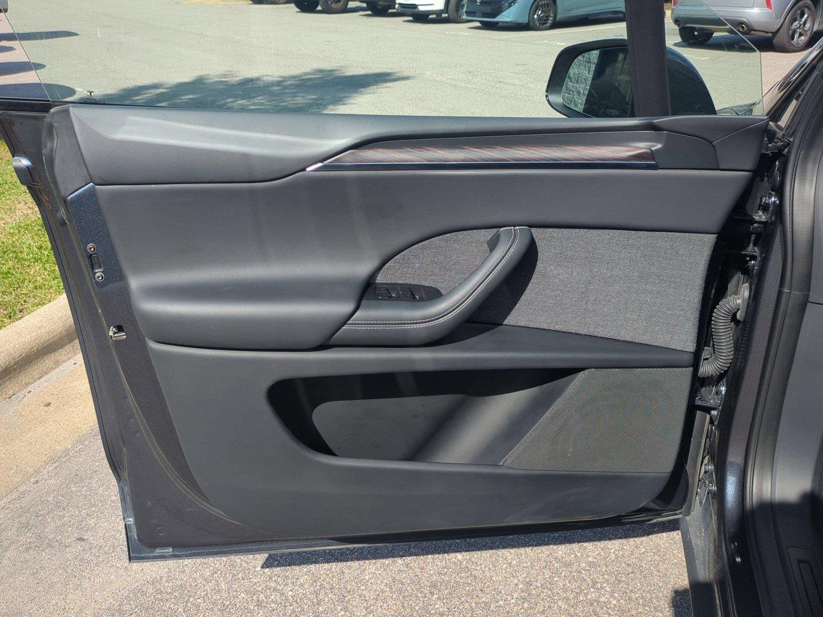 Used 2024  Tesla  image 14