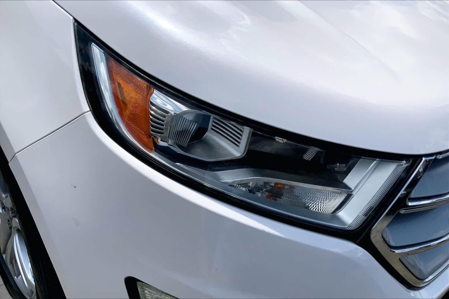Used 2016 White Platinum Metallic Tri-Coat Ford Titanium image 26