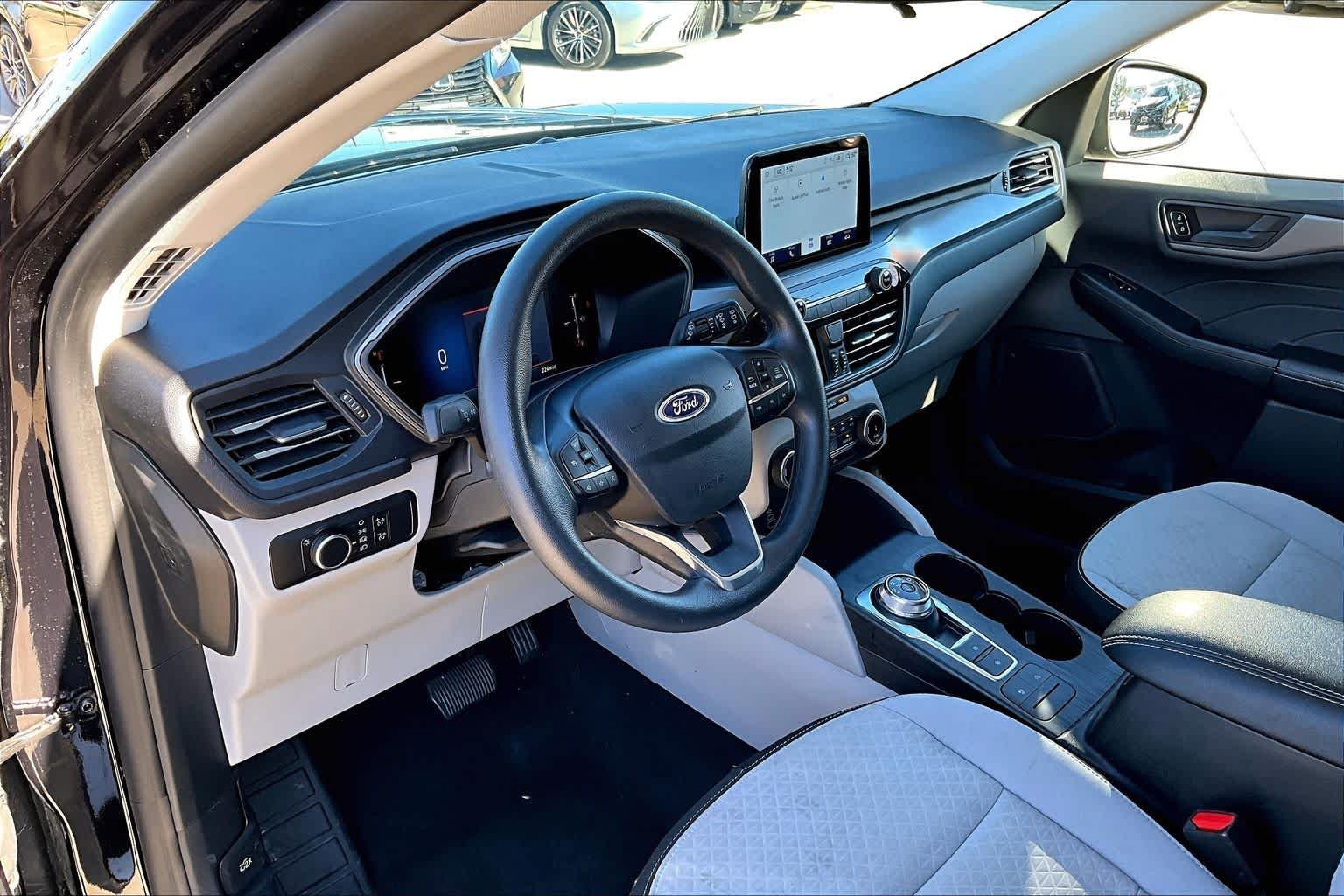 Used 2025 Agate Black Ford Active image 31
