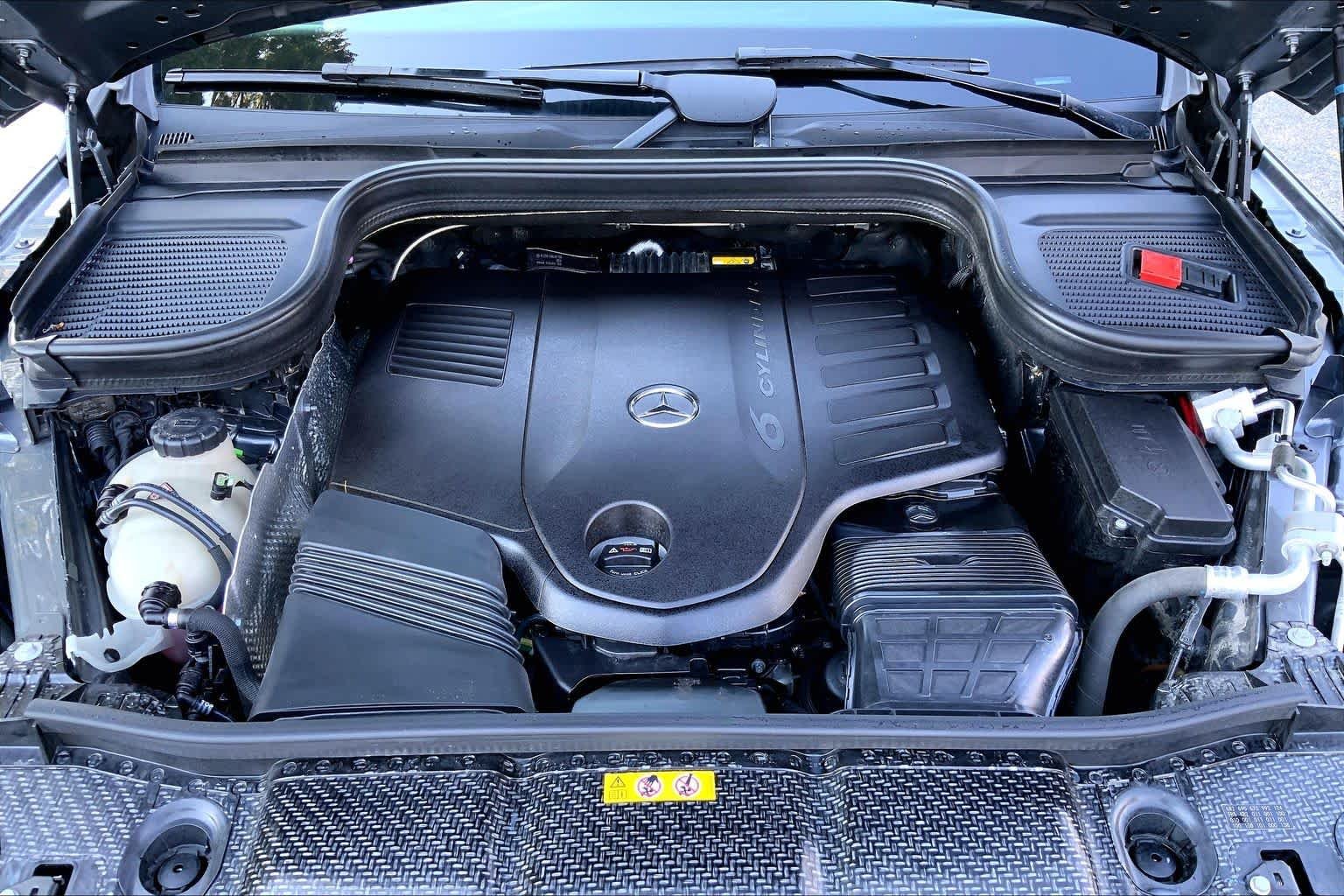 Used 2025 Selenite Grey Metallic Mercedes-Benz GLE 450 image 32