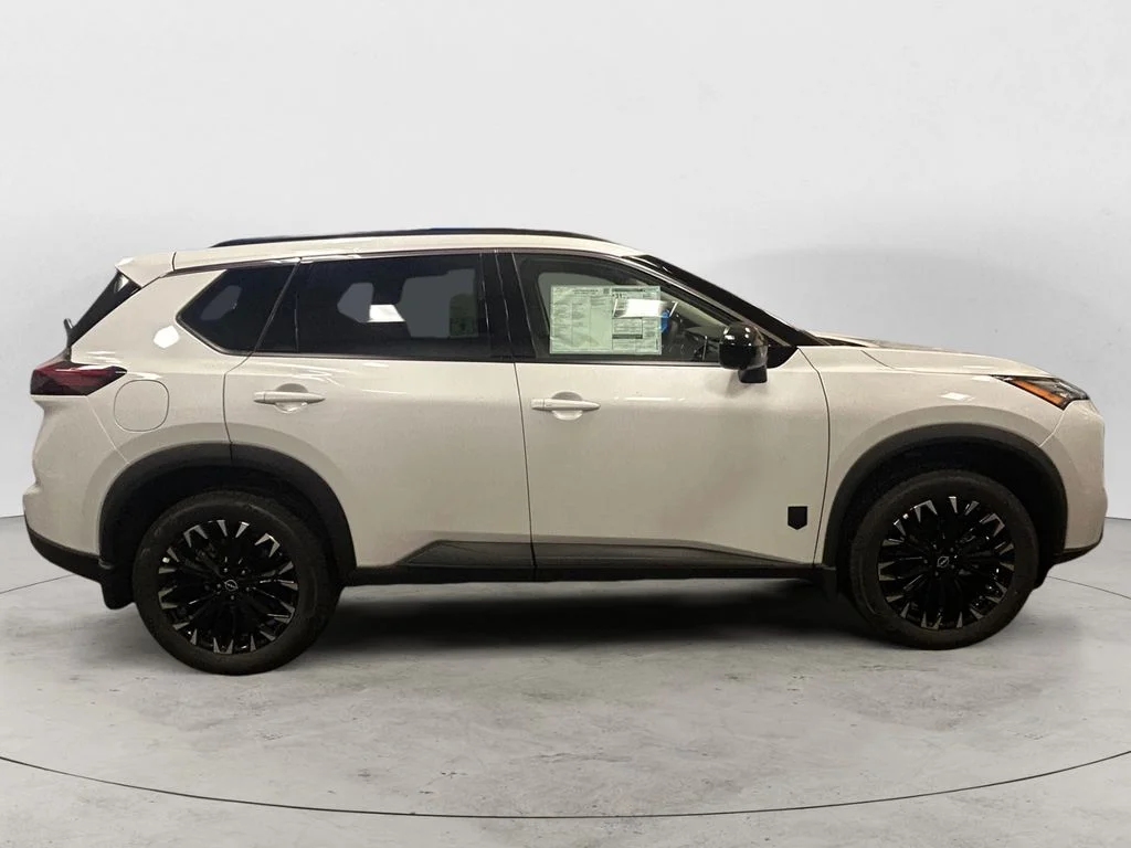 New 2026 Everest White Pearl Tricoat Nissan Dark Armor image 6