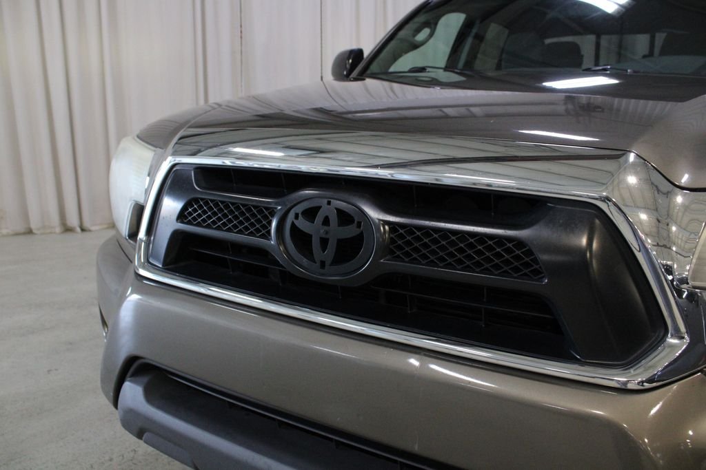 Used 2015 Pyrite Mica Toyota Base image 31