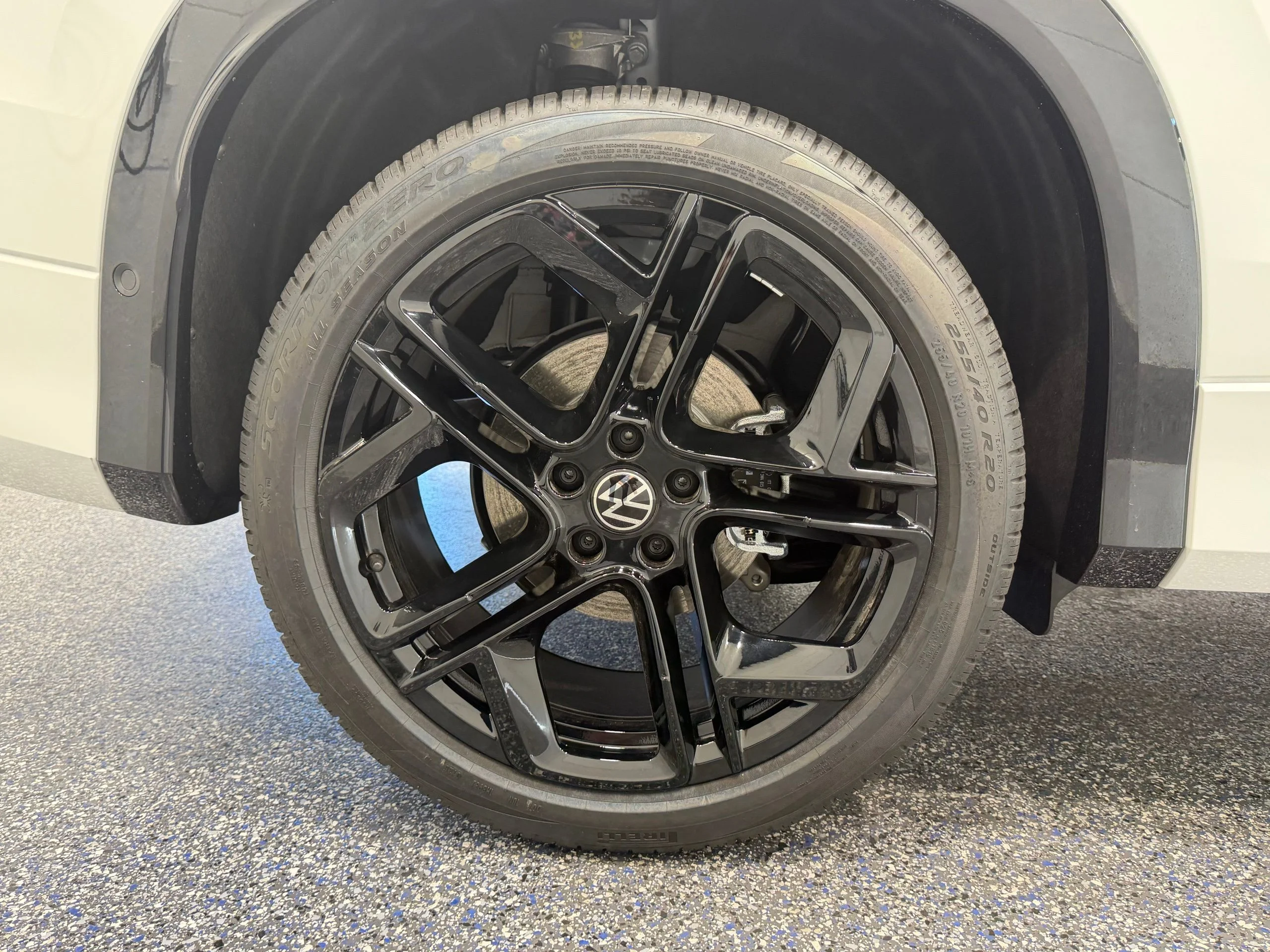 New 2026 White Volkswagen 2.0T SE R-Line Black image 13