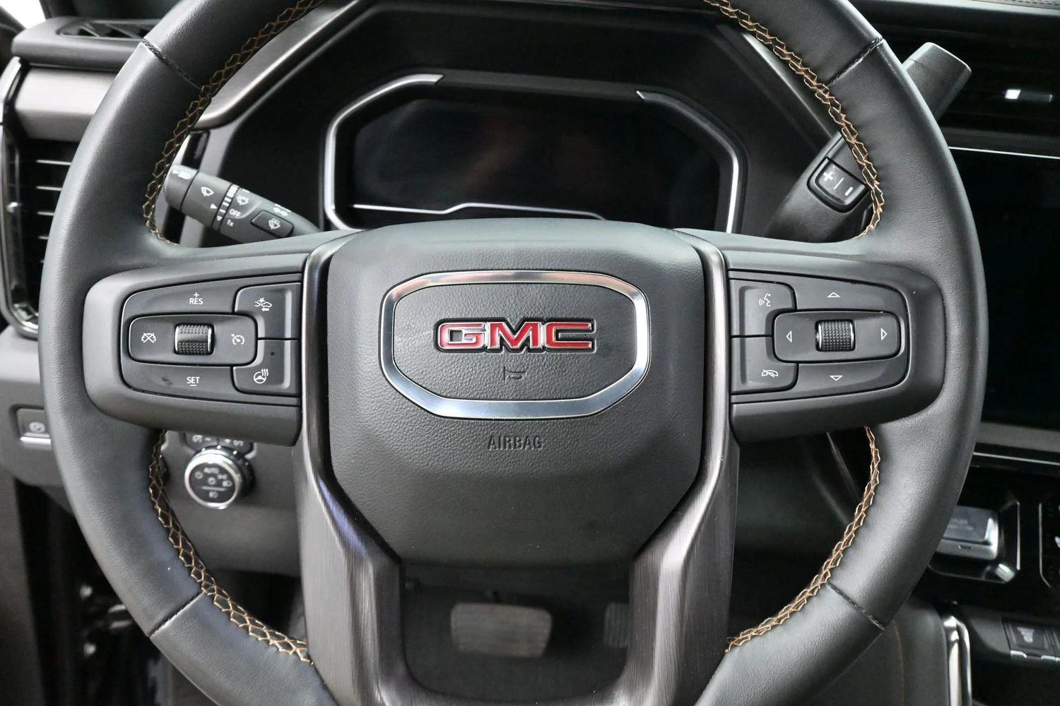 Used 2024 Onyx Black GMC AT4 image 17