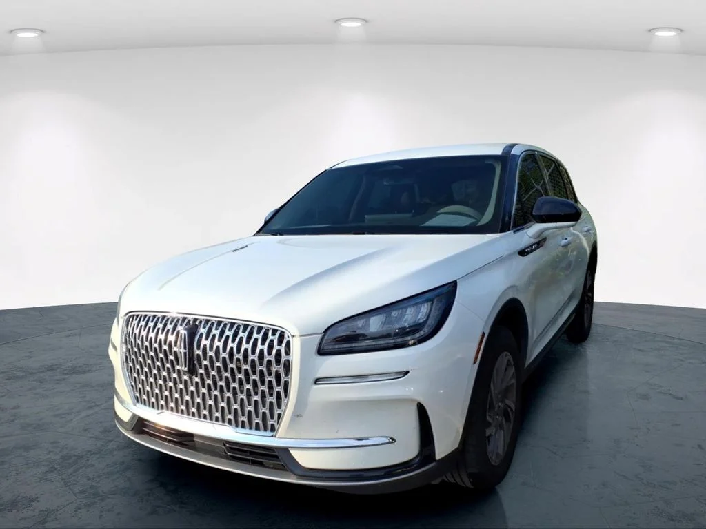 Used 2023 White Lincoln Standard image 2