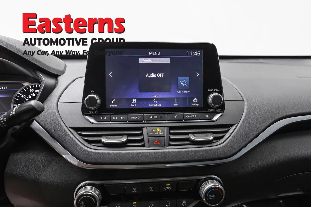 Used 2020 Black Nissan 2.5 S image 11