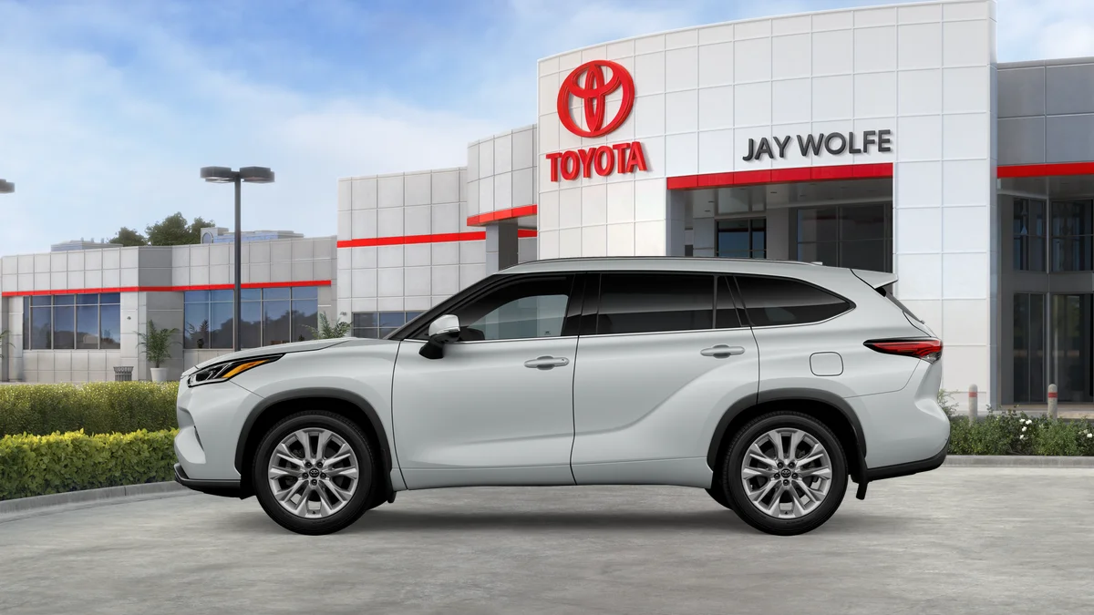 New 2026 Wind Chill Pearl Toyota Limited image 4