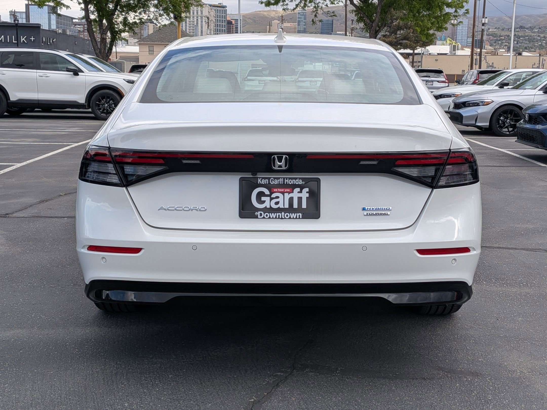 New 2026 Platinum White Pearl Honda Touring image 4
