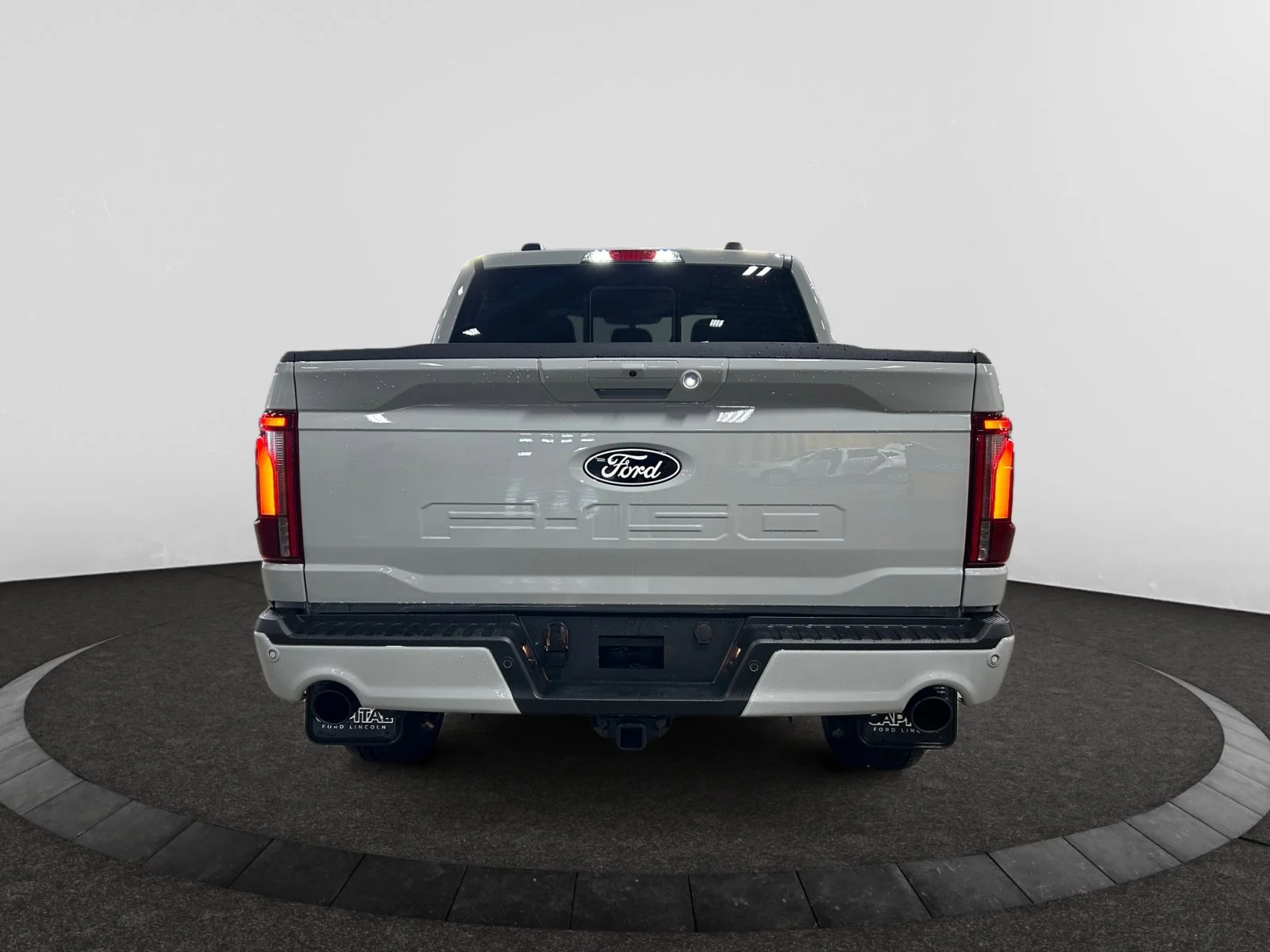 New 2026 Avalanche Ford Lariat image 4