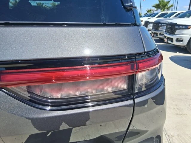 New 2026 Baltic Gray Metallic Clear-Coat Exterior Paint Jeep Altitude image 10