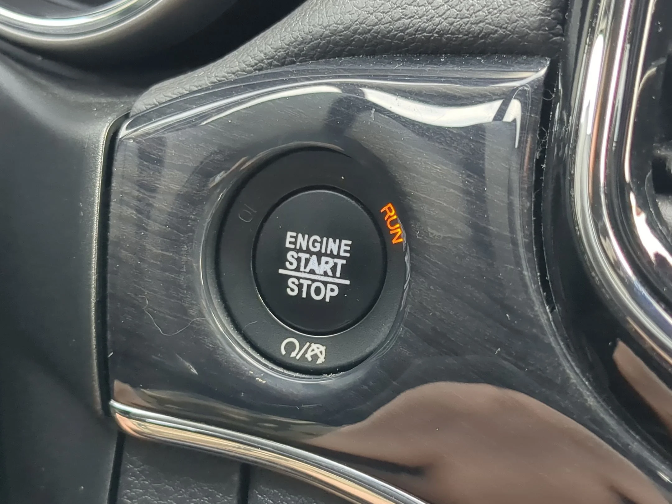 Used 2020 Bright White Clearcoat Jeep Overland image 18
