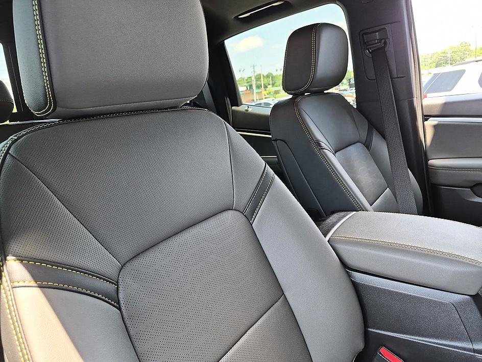 2026 Chevrolet Colorado ZR2 - Photo 35