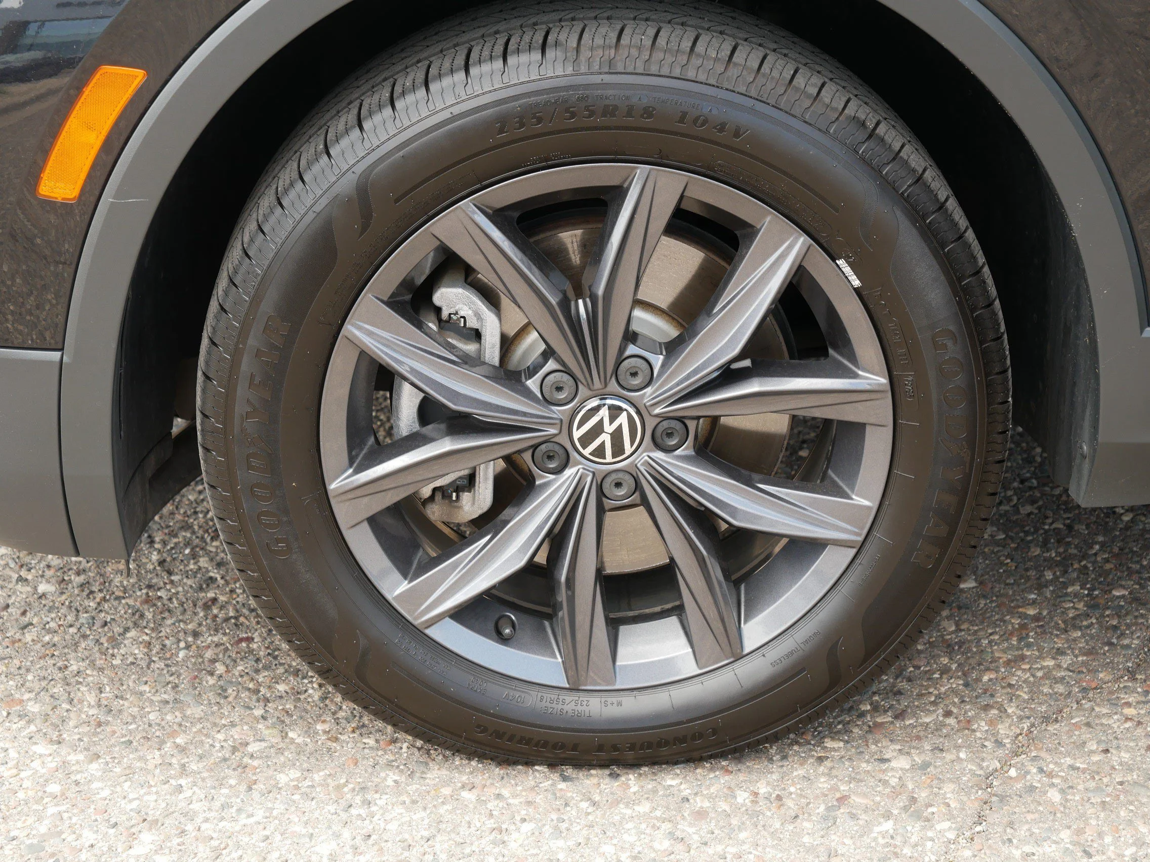 Used 2022 Deep Black Pearl Volkswagen SE image 15