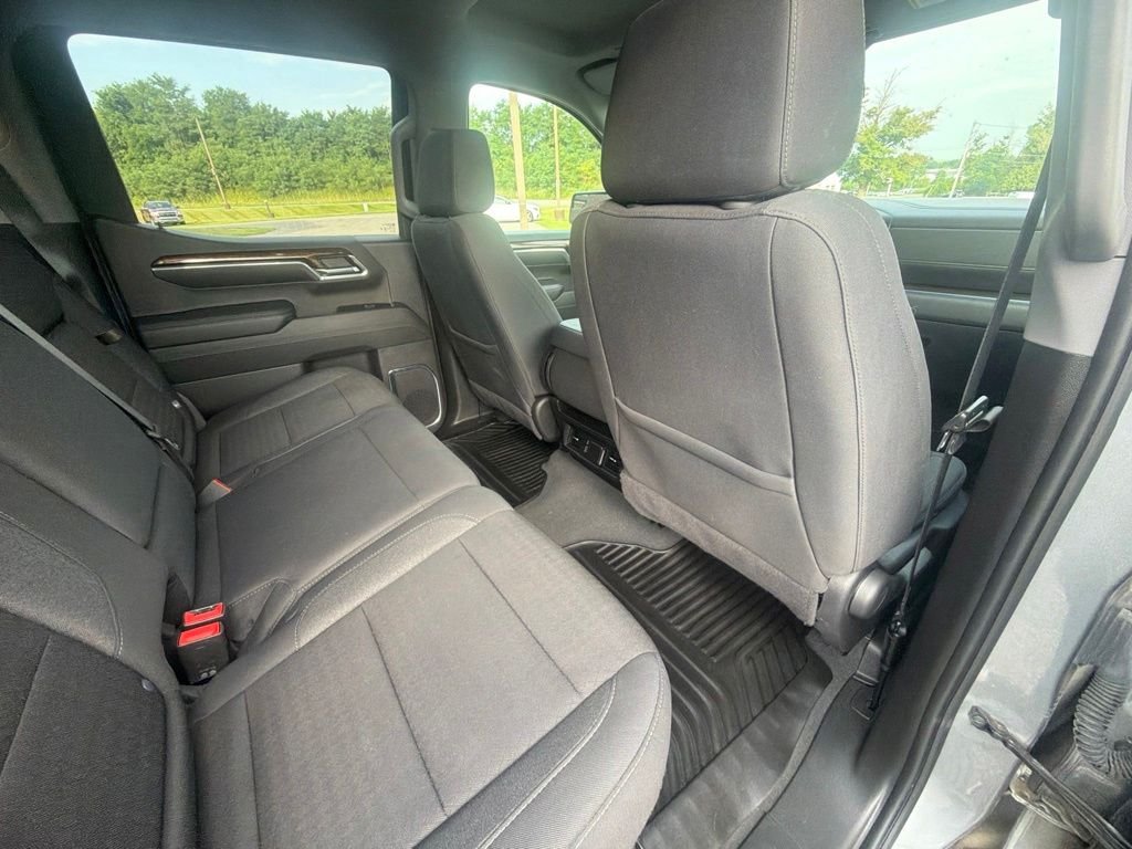 Used 2024 Silver GMC Elevation image 49