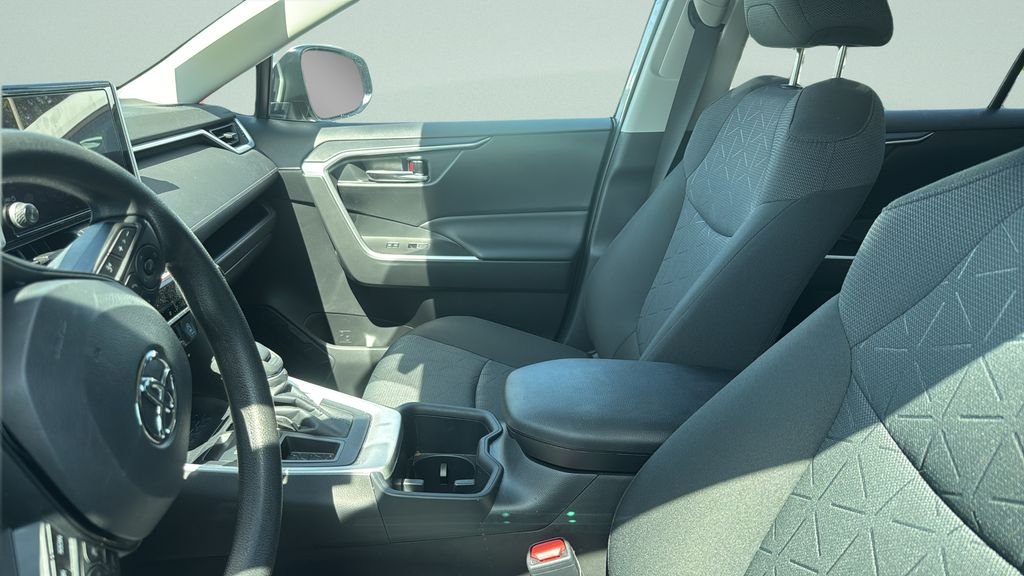 Certified Used 2025 Silver Toyota XLE image 26