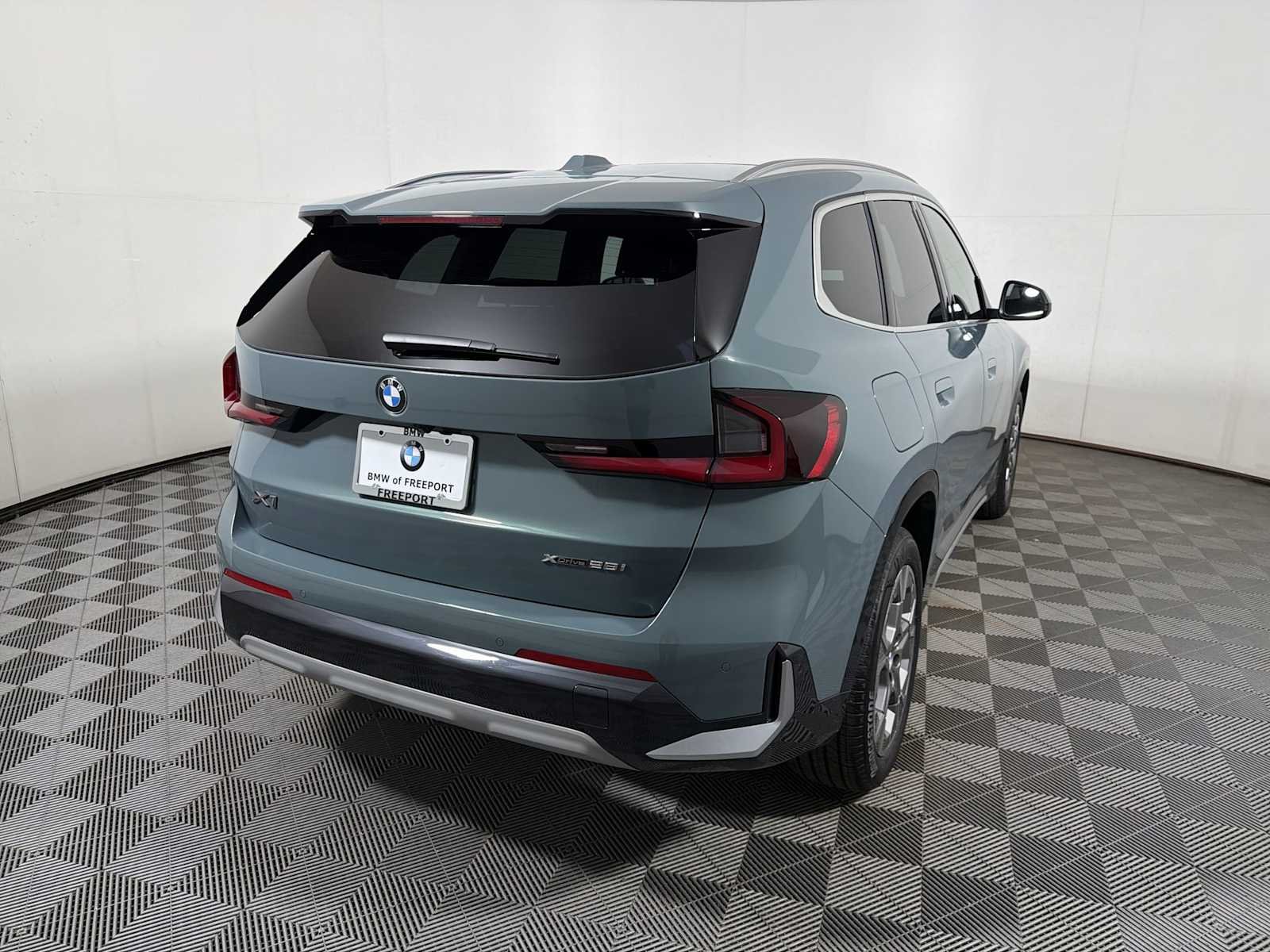 2026 BMW X1 28i - Photo 6