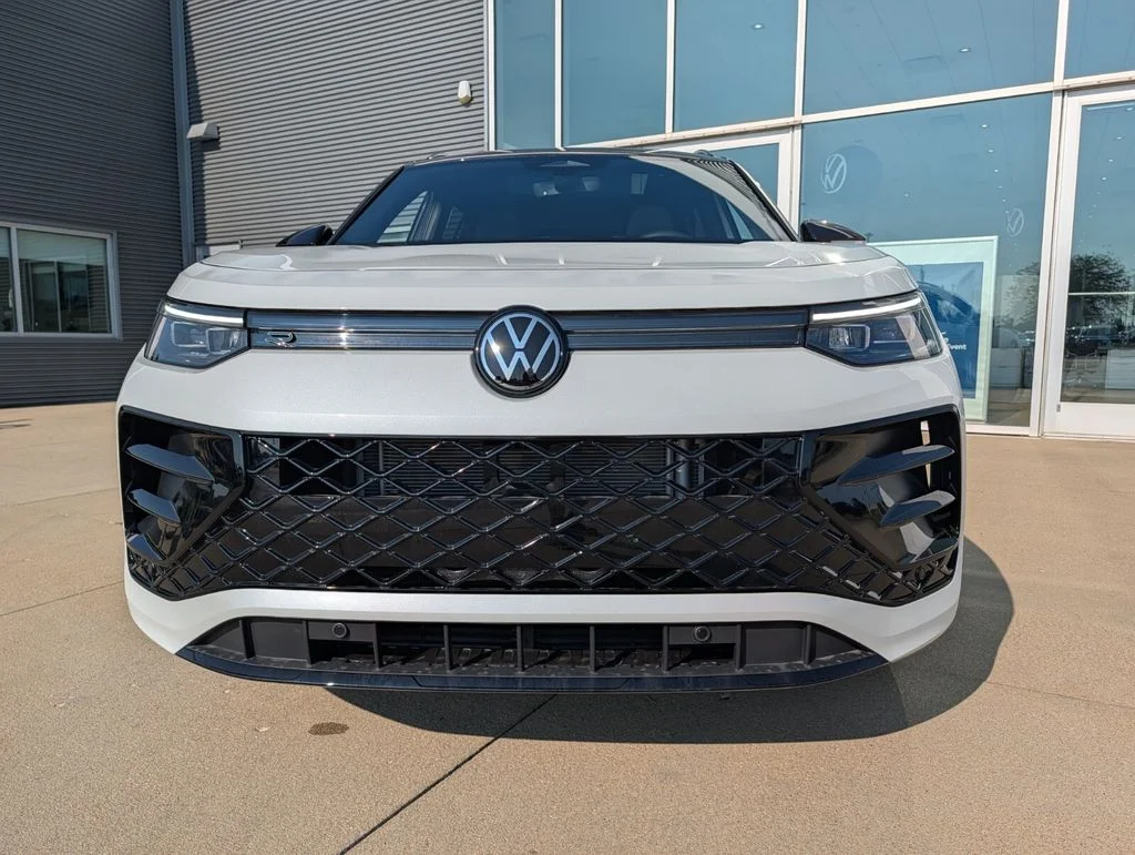 New 2026 White/off-white Volkswagen SE R-Line Black image 8