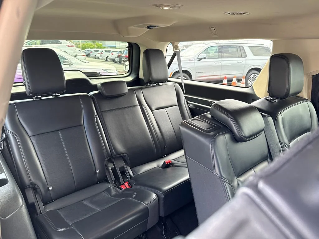 Used 2024 Silver Ford XLT image 19