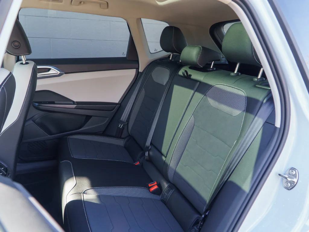 New 2027 Monument Gray Volkswagen 1.5T SE image 9