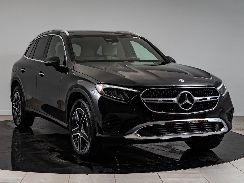 Used 2026 Black Mercedes-Benz GLC 300 image 12