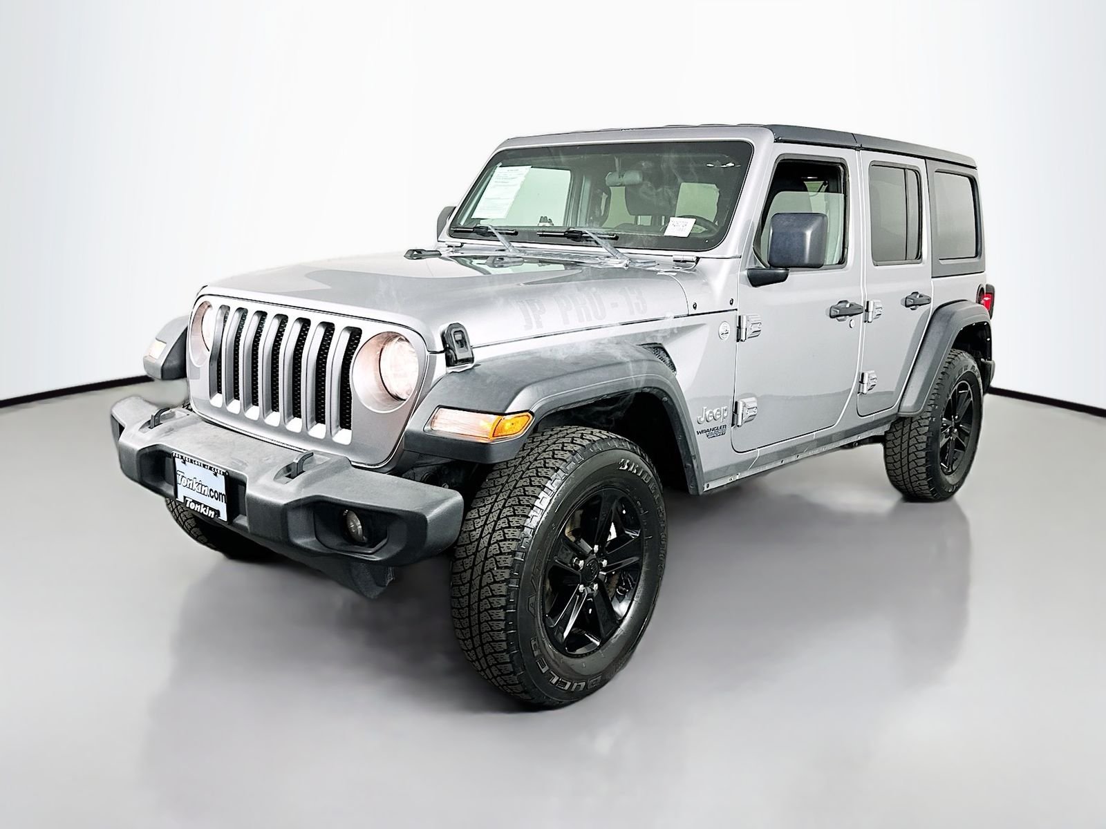 Used 2020 Billet Silver Metallic Clearcoat Jeep Unlimited Sport S image 3