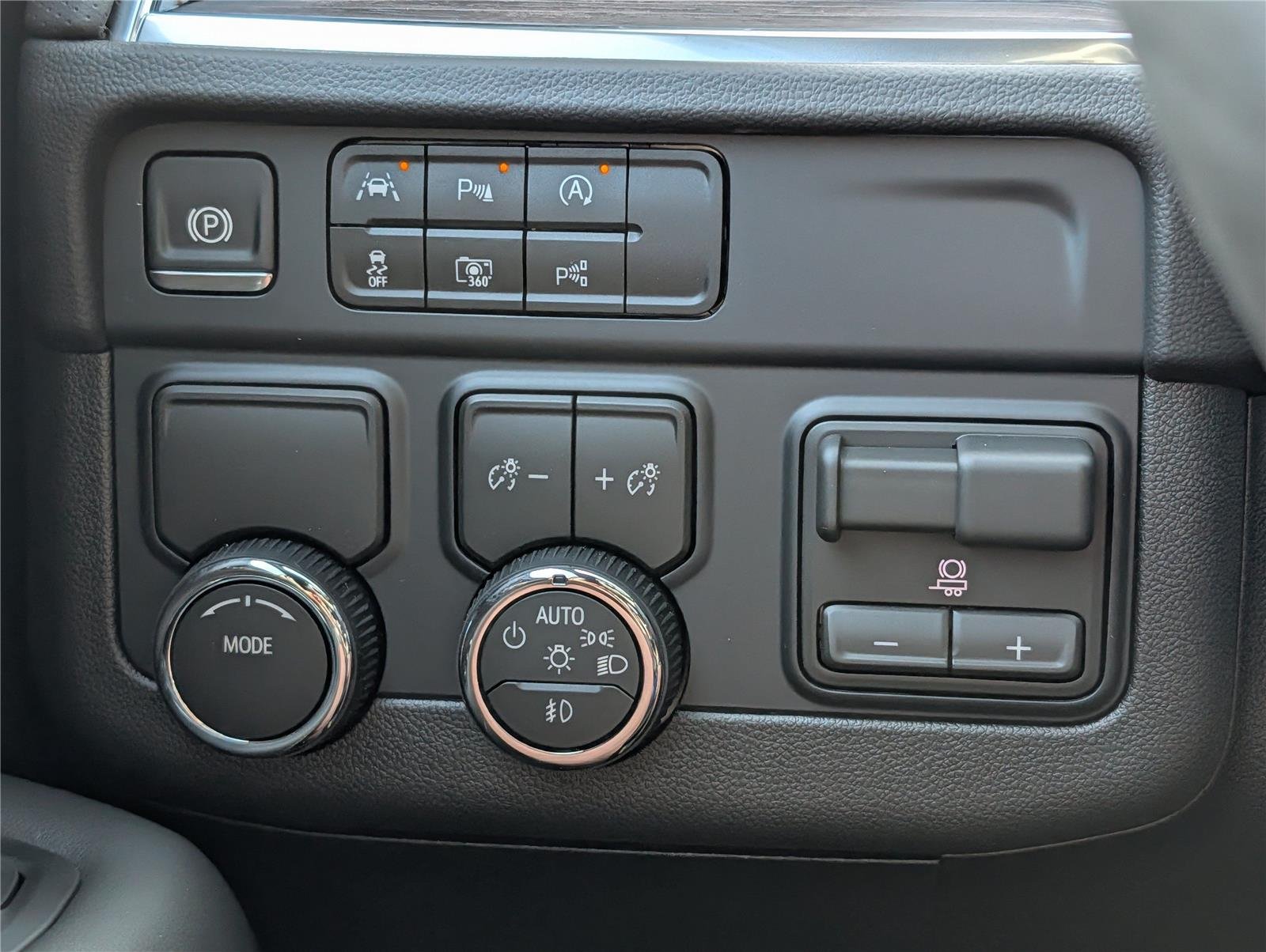 New 2026 Polar White Tricoat Chevrolet Premier image 29