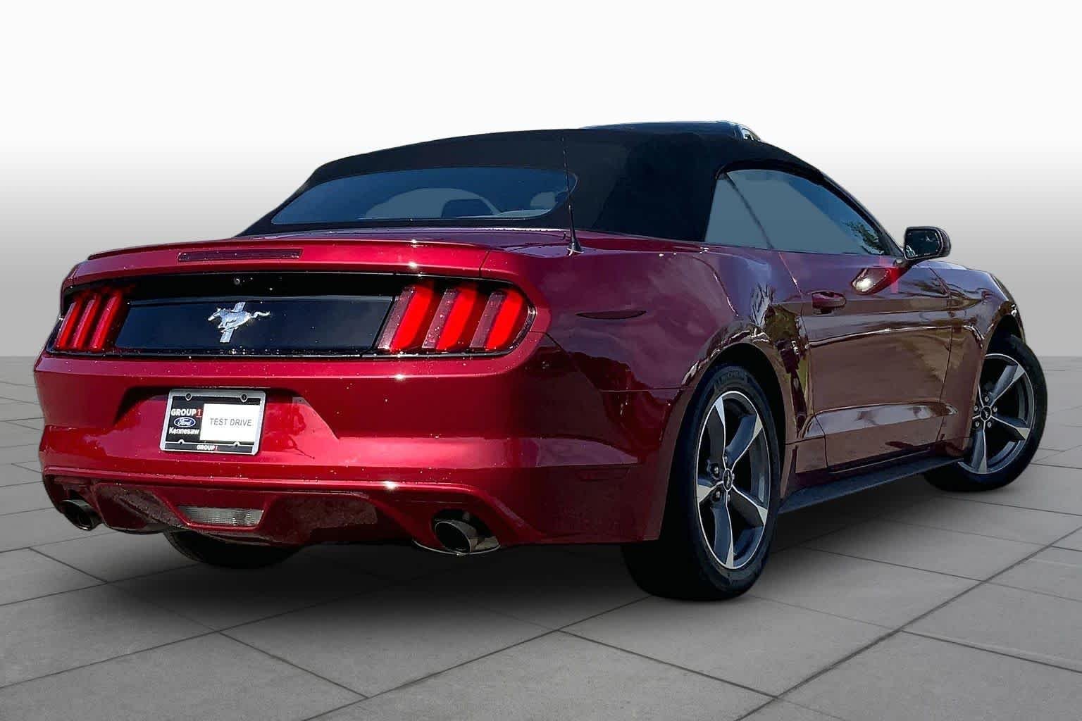 Used 2015 Ruby Red Metallic Tinted Clearcoat Ford V6 image 10