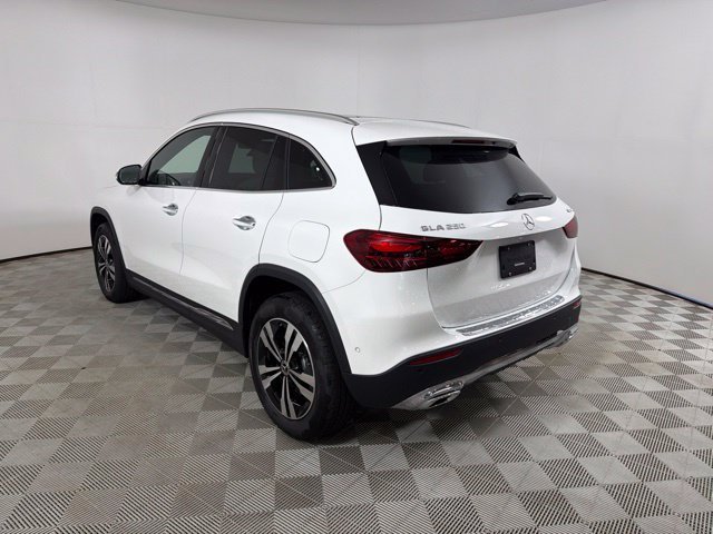 New 2026 Polar White Mercedes-Benz GLA 250 image 17