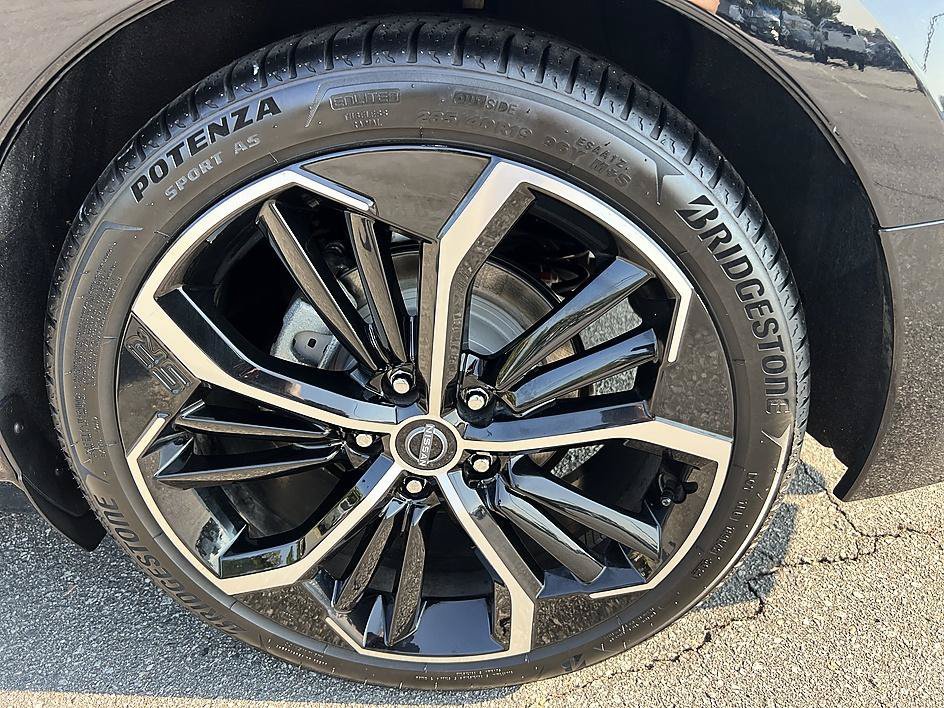 Certified Used 2024 Super Black Nissan 2.5 SR image 10