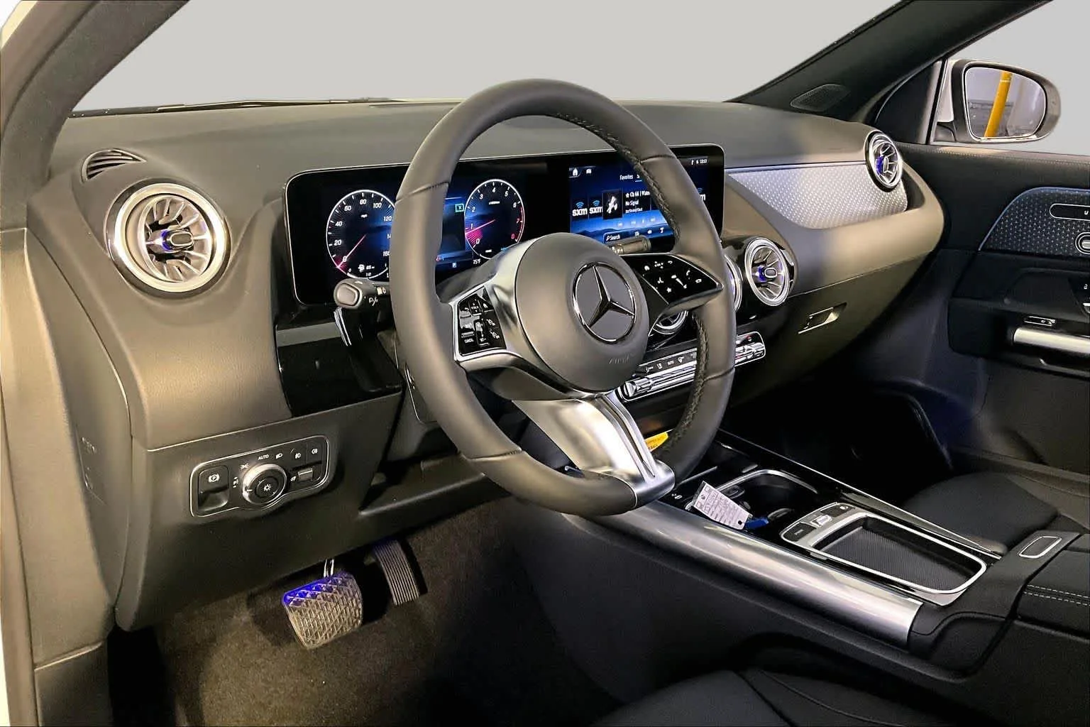 New 2026 Polar White Mercedes-Benz GLA 250 image 9