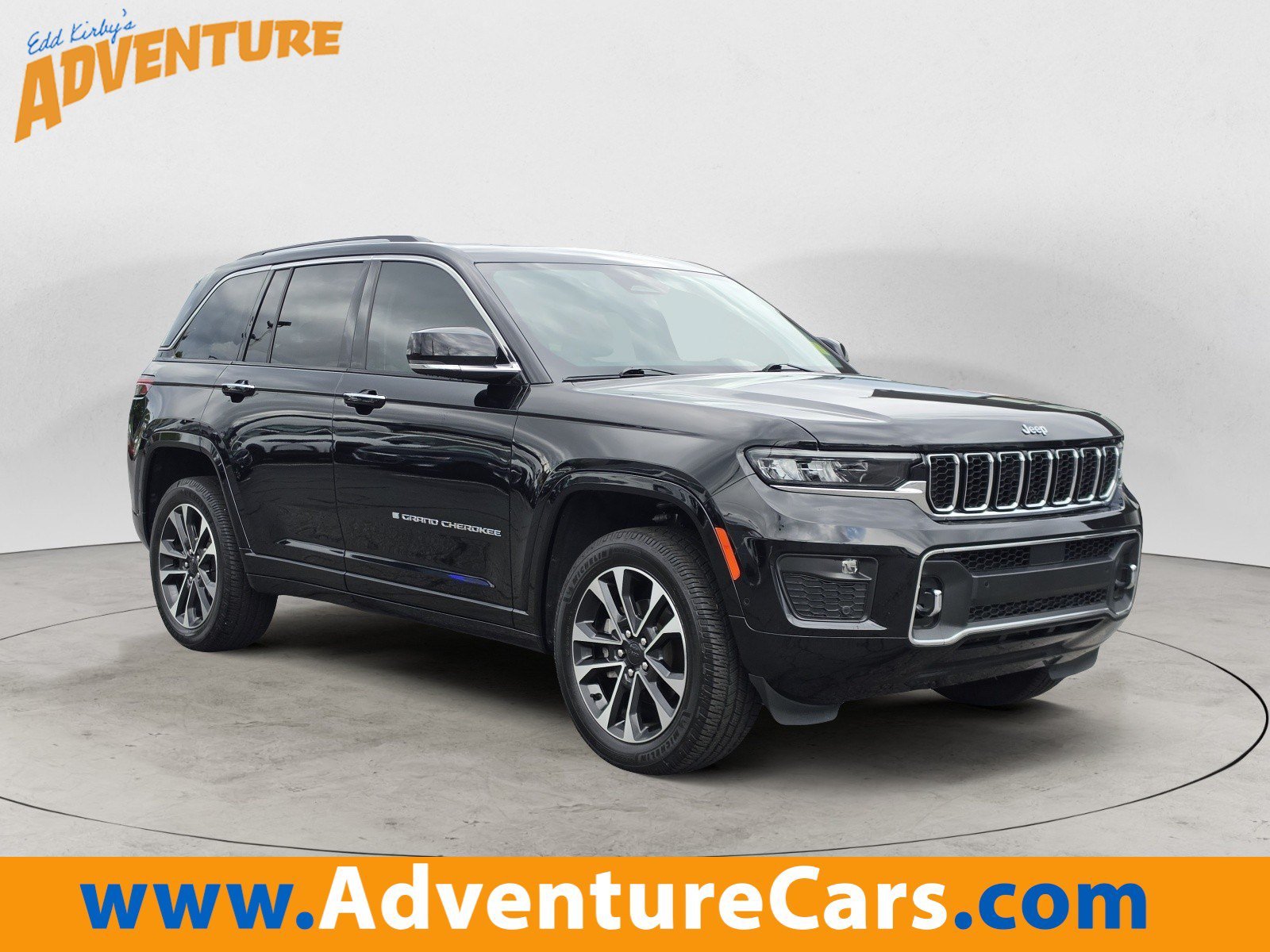 Used 2022 Diamond Black Crystal Pearlcoat Jeep Overland image 1
