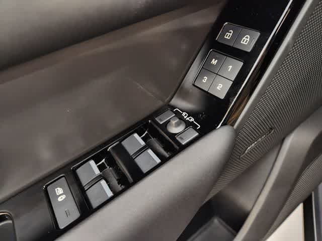 Used 2026 Zadar Grey Premium Metallic Land Rover S image 23