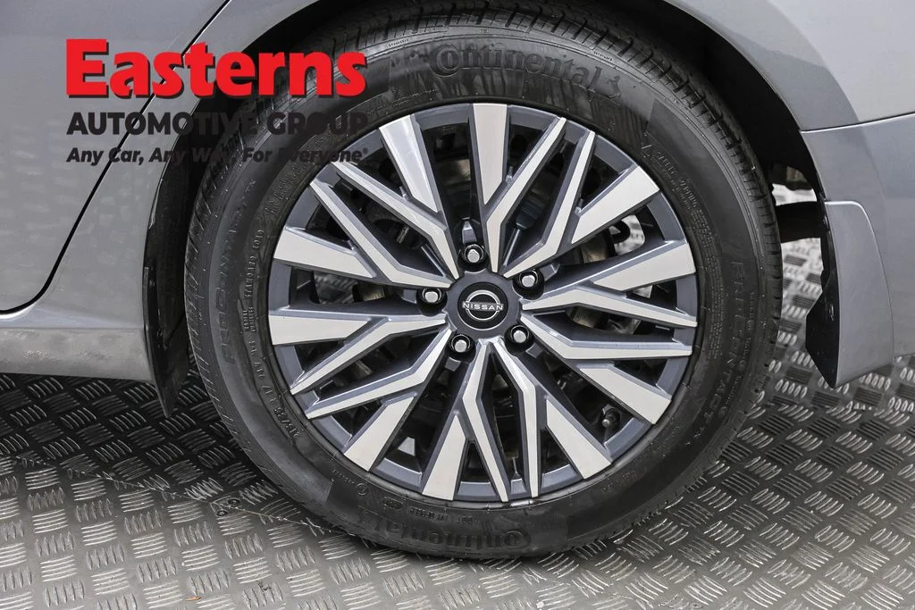 Used 2023 Gray Nissan 2.5 SV image 33