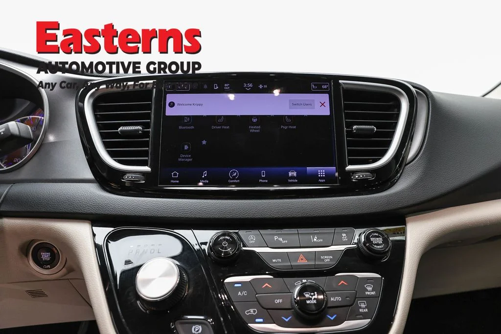 Used 2023 Black Chrysler Touring L image 12