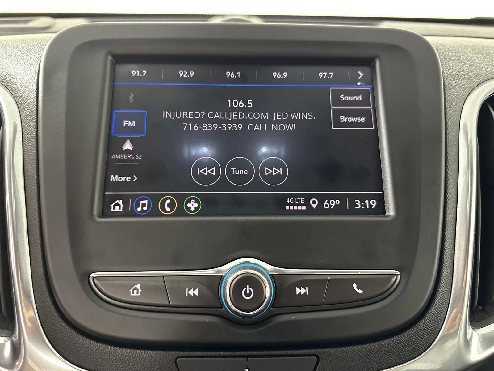 Used 2024 Summit White Chevrolet LT image 18