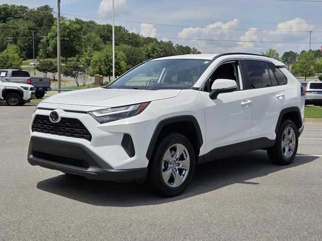 2024 TOYOTA RAV4 XLE
