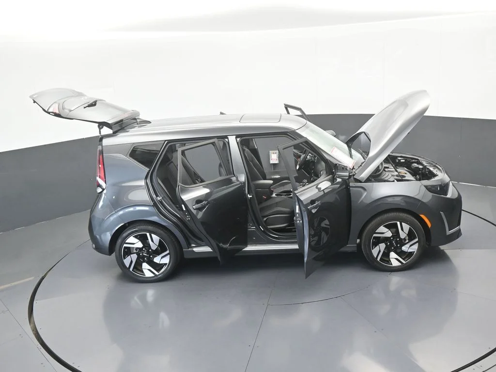 Used 2024 Gravity Gray Kia GT-Line image 65