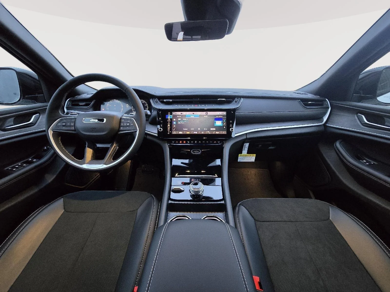 2026 Jeep Grand Cherokee Laredo - Photo 15